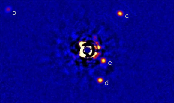 Planetary system HR 8799 (RC-HIA / C. Marois / Keck Observatory)