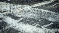 This photo shows gold - quartz extensional veins. Typical complex of veins that records episodes of fluid flow due to successive fault failures (S. F. Cox / Australian National University)