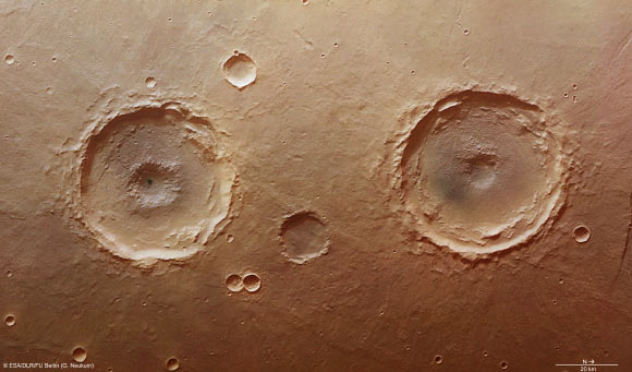 Arima twin craters in the Thaumasia Planum region on Mars (ESA / DLR / FU Berlin / G. Neukum)