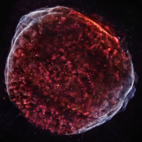 X-ray image of the SN 1006 remnant. Low, medium, and higher-energy X-rays are colored red, green, and blue respectively (NASA / CXC / Middlebury College / F. Winkler)