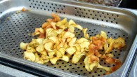 Homemade potato chips (Petr Brož / CC BY 3.0)