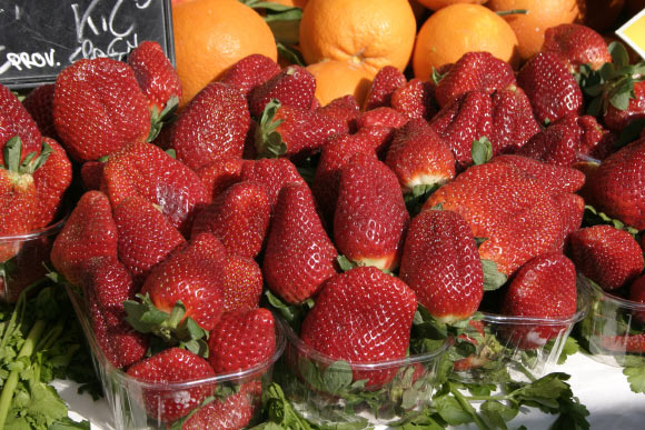 Nordic diet, rich in berries, fruit and vegetables, is associated with lower levels of 'bad' cholesterol and inflammation (Nino Barbieri / CC BY-SA 3.0)