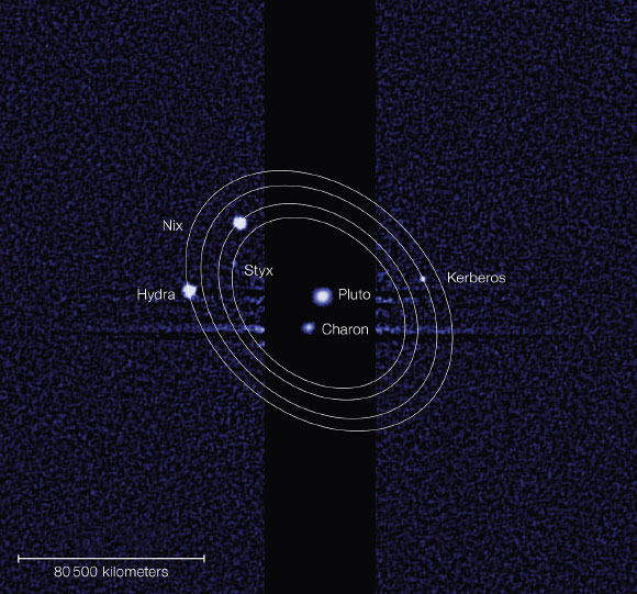 This Hubble image shows five moons orbiting Pluto (NASA / ESA / M. Showalter, SETI Institute)