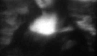 Researchers have painted the Mini Lisa on a substrate surface about 30 microns in width (Carroll KM et al)