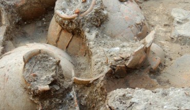 These jars were unearthed in a palace in the Canaanite city of Tel Kabri. Image credit: Eric Cline / George Washington University.