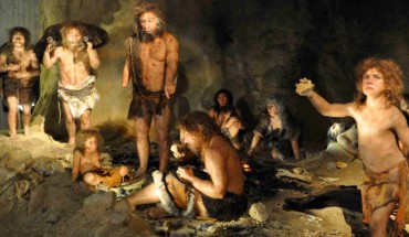 A group of Neanderthals in a cave. Image credit: Tyler B. Tretsven.