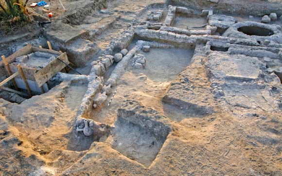 This image shows the remains of a 1,000-year-old estate with a fountain unearthed at Ramla, Israel. Image credit: Assaf Peretz / Israel Antiquities Authority.