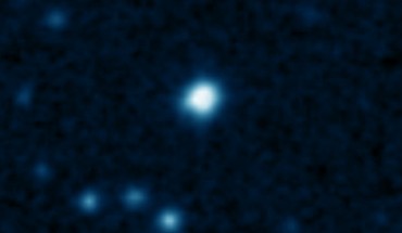 This image, taken from Digital Sky Survey, shows SMSS J031300.36-670839.3 (center of the image). Image credit: DSS.