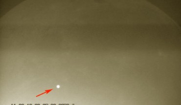 An image of the flash resulting from the impact of a large meteorite on the lunar surface on 11 September 2013, obtained with the 0.36-m-telescope in Sevilla, Spain. Image credit: Jose M. Madiedo / MIDAS.