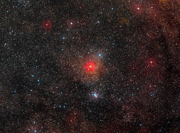 HR 5171, the brightest star just below the center of this wide-field image, is a yellow hypergiant, a very rare type of stars with only a dozen known in our galaxy. Image credit: ESO / Digitized Sky Survey 2.