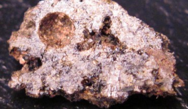 This image shows a fragment of the D'Orbigny meteorite. Image credit: Jon Taylor / CC BY-SA 2.0.