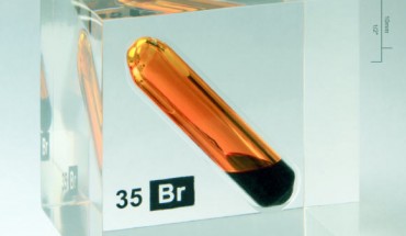 An illustrative bromine sample. Image credit: Alchemist-hp, Pse-mendelejew.de / CC-BY-SA-3.0.