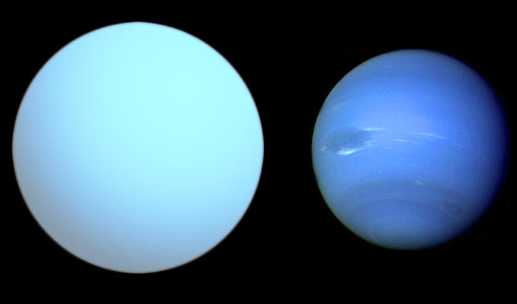 Comparison of HAT-P-11b with Neptune. Image credit: Aldaron / CC BY-SA 3.0