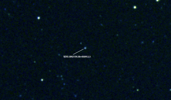 This image show the star-forming galaxy SDSS J092159.38+450912.3. Image credit: Centre de Données astronomiques de Strasbourg / SIMBAD.
