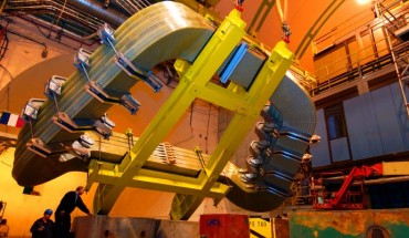 LHCb coil moving. Image credit: © CERN, 2003.