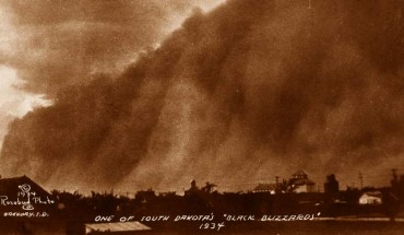 A ‘black blizzard’ dust storm in South Dakota, 1934. Image credit: National Archives FDR Library Public Domain Photographs.