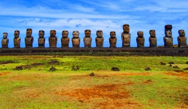 Fifteen moais of Ahu Tongariki. Image credit: Bjørn Christian Tørrissen / CC BY-SA 3.0.