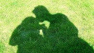 Partners who kiss each other at least nine times a day share similar communities of oral bacteria, the team says. Image credit: Skyggefotografen / CC BY 2.0.