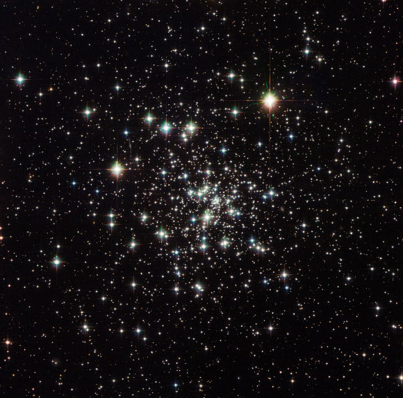 NGC 6535. Image credit: ESA / Hubble / NASA / Gilles Chapdelaine.