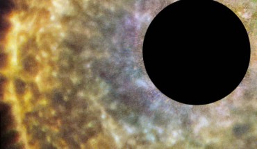 This image shows the region around R Sculptoris. Image credit: ESA / Hubble / NASA.