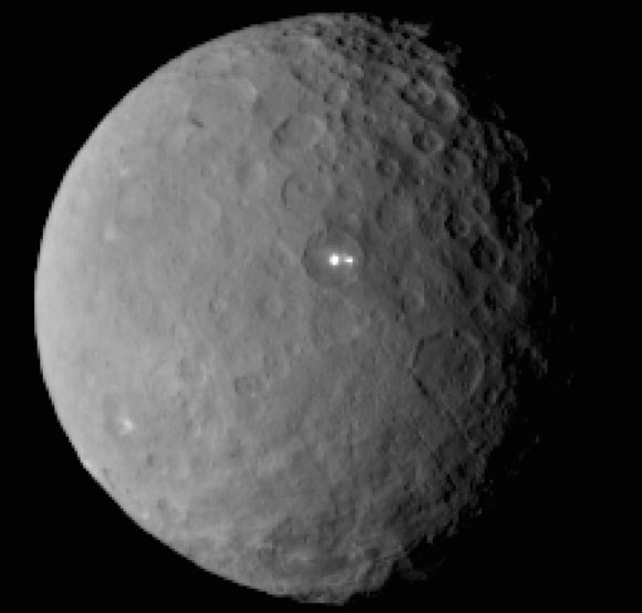 This image was taken by the Dawn space probe of dwarf planet Ceres on February 19 from a distance of nearly 46,000 km. Image credit: NASA / JPL-Caltech / UCLA / MPS / DLR / IDA.