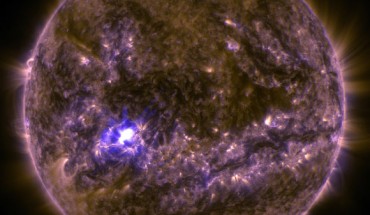 The X2.2-class flare, March 11, 2015. Image credit: SDO / NASA.