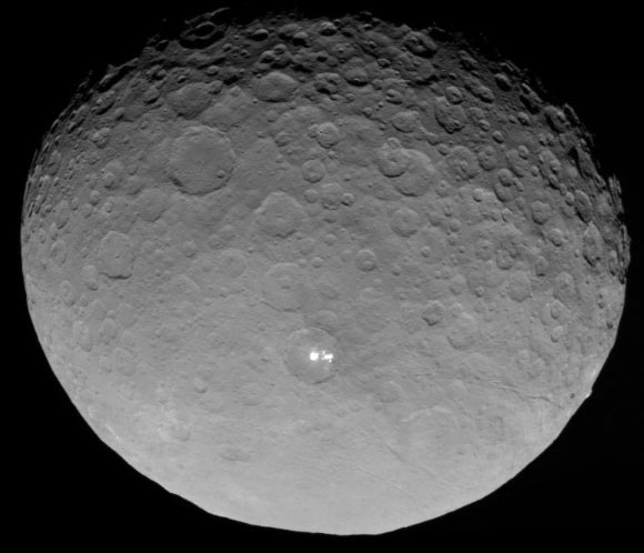 In this new image of Ceres from NASA’s Dawn spacecraft, the brightest spots within a crater in the planet’s northern hemisphere are revealed to be composed of many smaller spots. However, their exact nature remains unknown. Image credit: NASA / JPL-Caltech / UCLA / MPS / DLR / IDA.