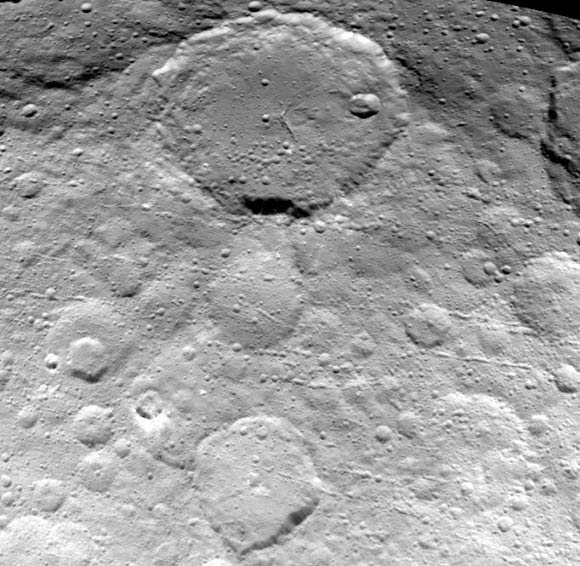 This image is part of a sequence taken by NASA’s Dawn spacecraft on May 23, from a distance of 3,200 miles (5,100 km). Image credit: NASA / JPL-Caltech / UCLA / MPS / DLR / IDA.