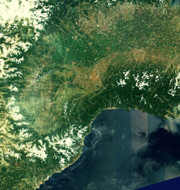Acquired on 27 June 2015, this first image from Sentinel-2A covers the Po Valley, framed by the Alps in the north and the coastal mountains of France and Italy in the south. The stripes observed over water are expected artifacts due to the arrangement of the detectors in the Sentinel-2A’s MSI instrument. Image credit: Copernicus data / ESA.