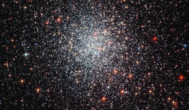 This Hubble image shows the intermediate-age globular cluster NGC 1783. Image credit: NASA / ESA / Hubble / Judy Schmidt, geckzilla.com.