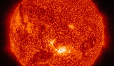 This SDO image shows a subset of extreme UV light that highlights the extremely hot solar material, which is typically colorized in red. Image credit: NASA / SDO.