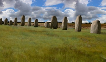 The Stonehenge Hidden Landscapes Project team has revealed traces of up to 100 standing stones beneath Durrington Walls super-henge. The stones were up to 15 feet (4.5 m) in height, and are believed to have been deliberately toppled over the south-eastern edge of the bank of the circular enclosure before being incorporated into it. Image credit: Juan Torrejon Valdelomar / Joachim Brandtner / LBI ArchPro.