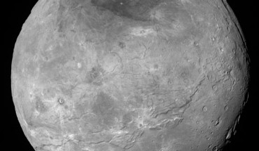 This image of Charon, taken by New Horizons ten hours before its closest approach to Pluto on July 14, 2015 from a distance of 290,000 miles (470,000 km), is a recently downlinked, much higher quality version of a Charon image released on July 15. The smallest visible features are 2.9 miles (4.6 km) in size. Image credit: NASA / Johns Hopkins University Applied Physics Laboratory / Southwest Research Institute.