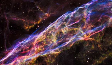 This Hubble image shows a small section of the Veil Nebula. This section of the outer shell of the famous supernova remnant is in a region known as the Witch’s Broom Nebula (NGC 6960). Image credit: NASA / ESA / Hubble Heritage Team.