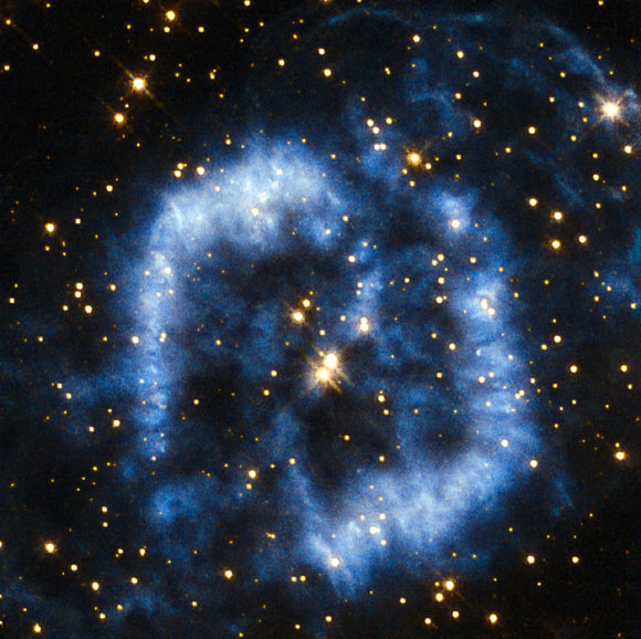 This composite image shows the planetary nebula Menzel 2 as seen in visible and infrared light by Hubble’s WFPC2 camera. Image credit: NASA / ESA / Hubble / Serge Meunier.