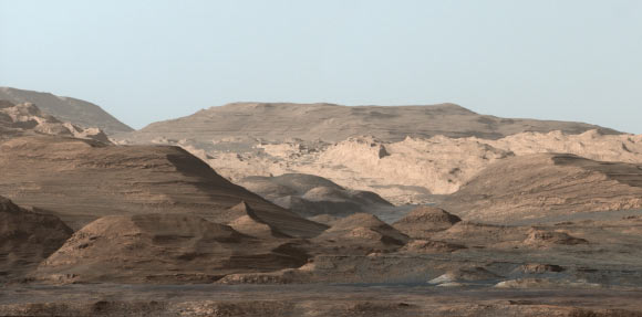 NASA’s Mars rover Curiosity took this composite image of Mount Sharp on September 9, 2015. Image credit: NASA / JPL-Caltech / MSSS.