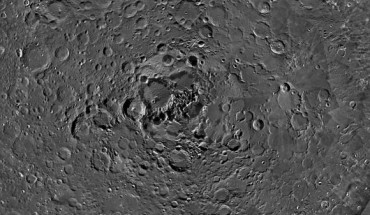 At the very center of this image from ESA’s SMART-1 orbiter is the north pole of the Moon. The image shows the characteristic craters of the Moon, present in all shapes and sizes. The largest in view is Rozhdestvenskiy, sandwiched between Hermite to the northeast and Plaskett to the southwest. Image credit: ESA / Space Exploration Institute / J. Manuel Fonseca, M. Costa & A. Mora, UNINOVA / B. Grieger & M. Almeida, ESA.