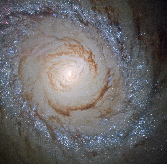 This image from Hubble’s Wide Field and Planetary Camera 2 shows the spiral galaxy Messier 94. Image credit: NASA / ESA / Hubble.