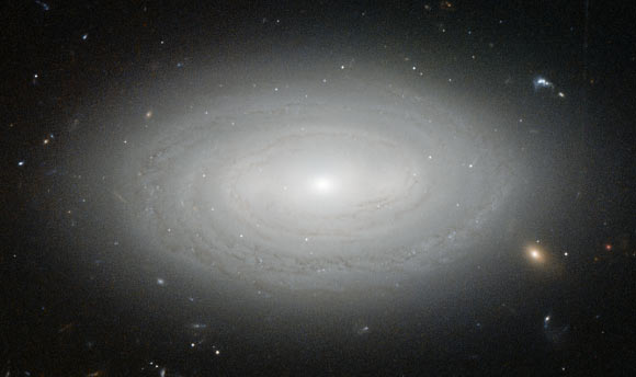 Close-up view of LEDA 1852. Image credit: NASA / ESA / Hubble / N. Gorin, STScI / Judy Schmidt.