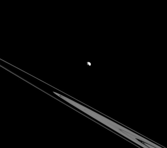 This image of Saturn’s small moon Epimetheus was captured on July 26, 2015, when Cassini was nearly 500,000 miles (800,000 km) from Epimetheus. Image credit: NASA / JPL-Caltech / Space Science Institute.