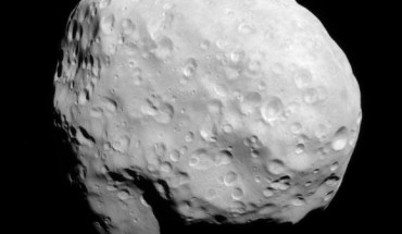 This image of Saturn’s moon Epimetheus was taken by NASA’s Cassini robotic probe on December 6. The view looks toward the Saturn facing side of the tiny moon. North on Epimetheus is up. Image credit: NASA / JPL-Caltech / Space Science Institute.