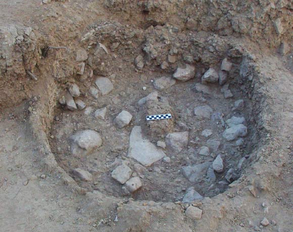 Rounded storage pit at NEG II. Image credit: Grosman L. et al.