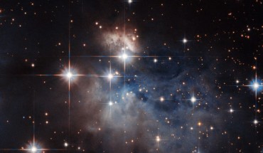 The emission-line star Hen 2-80 (center) and surroundings. Image credit: NASA / ESA / Hubble / Judy Schmidt, www.geckzilla.com.