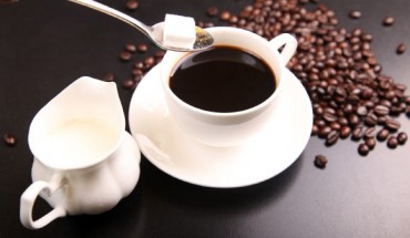 Brewing more flavorsome coffee could be as simple as chilling the coffee beans before grinding, say scientists. Image credit: Shixugang.
