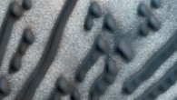 ‘Morse code’ dunes on Mars. Image credit: NASA / JPL / University of Arizona.
