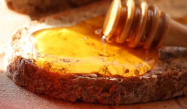 Honey is considered an added sugar. Image credit: Estel Heitz.