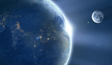 Earth-Moon system. Image credit: Comfreak.