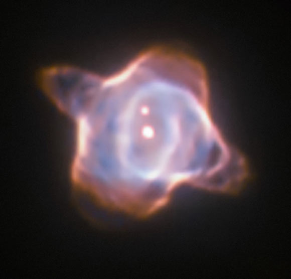 This image of the Stingray Nebula was taken with Hubble’s Wide Field and Planetary Camera 2 in 1998. In the center of the nebula the fast evolving star SAO 244567 is located. Observations made within the last 45 years showed that the surface temperature of the star increased by almost 40,000 degree Celsius. Now new observations of the spectra of the star have revealed that SAO 244567 has started to cool again. Image credit: NASA / ESA / Hubble.