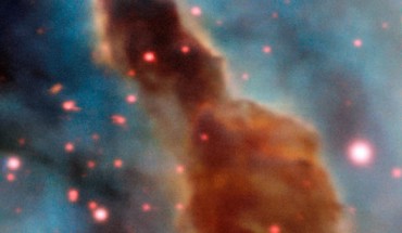 This image, taken by ESO’s Very Large Telescope, shows the region R18 within the Carina Nebula. The massive stars within the star formation region slowly destroy the pillars of dust and gas from which they are born. Image credit: A. McLeod / ESO.