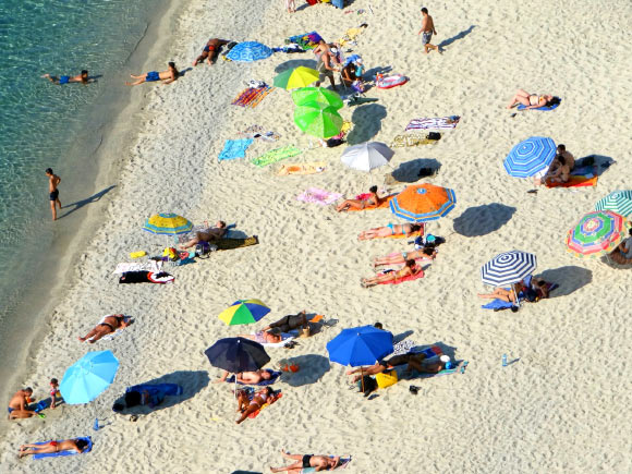 According to Hoel et al, the message of sun avoidance must be changed to acceptance of non-burning sun exposure sufficient to achieve serum 25(OH)D concentration of 30 ng/mL or higher in the sunny season and the general benefits of UV exposure beyond those of vitamin D. Image credit: Biedermann.
